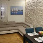 Apartments Mara