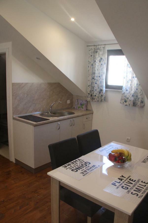 Mara Apartment Jelsa (Hvar)